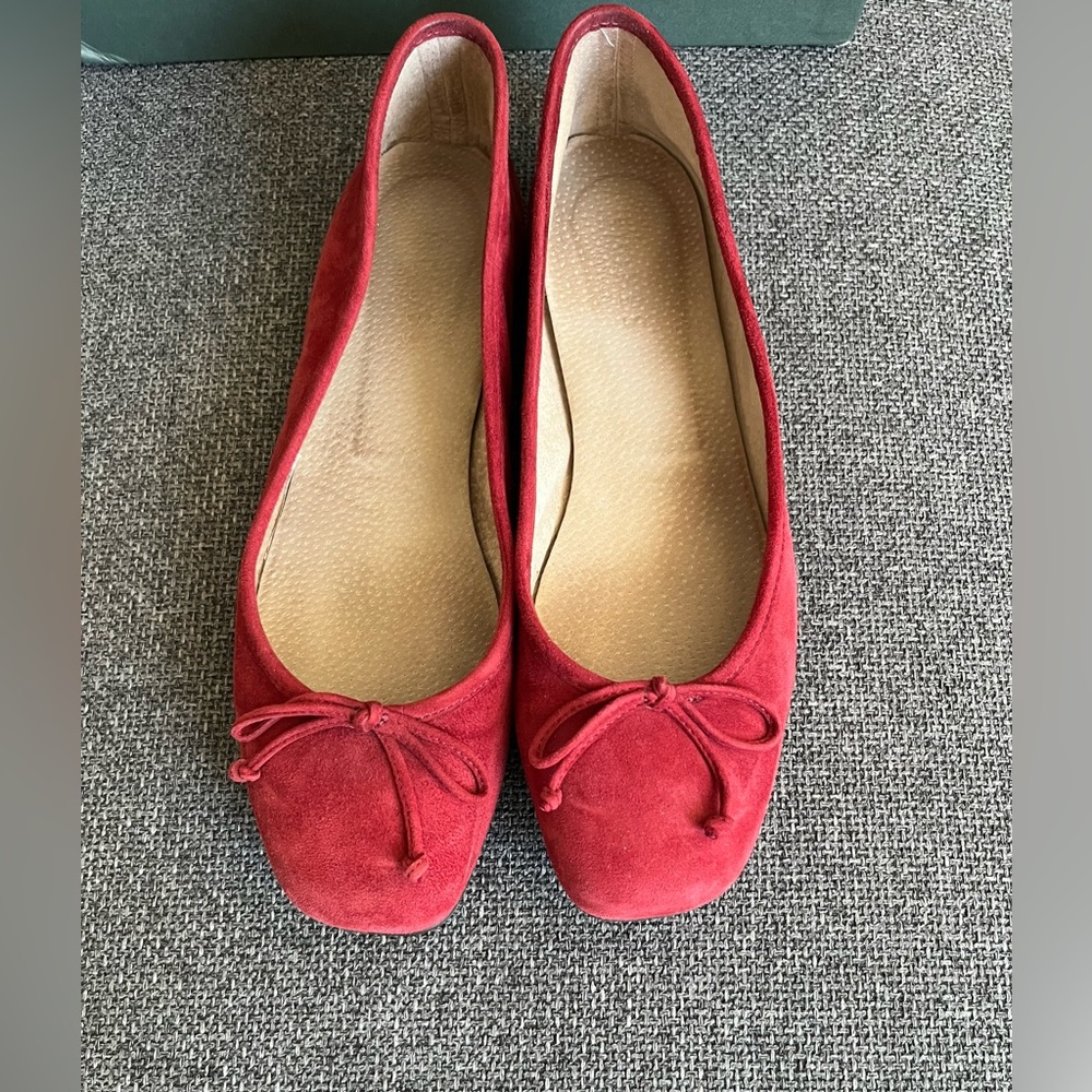 Hobbs "Prior" Suede Ballerina Flat, Berry Red, UK 5, EU 38, US 7-7.5